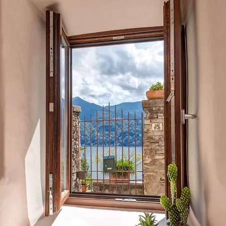 Appartamento Lakeview Design With Patio E Ac Steps To Ferry Carate Urio